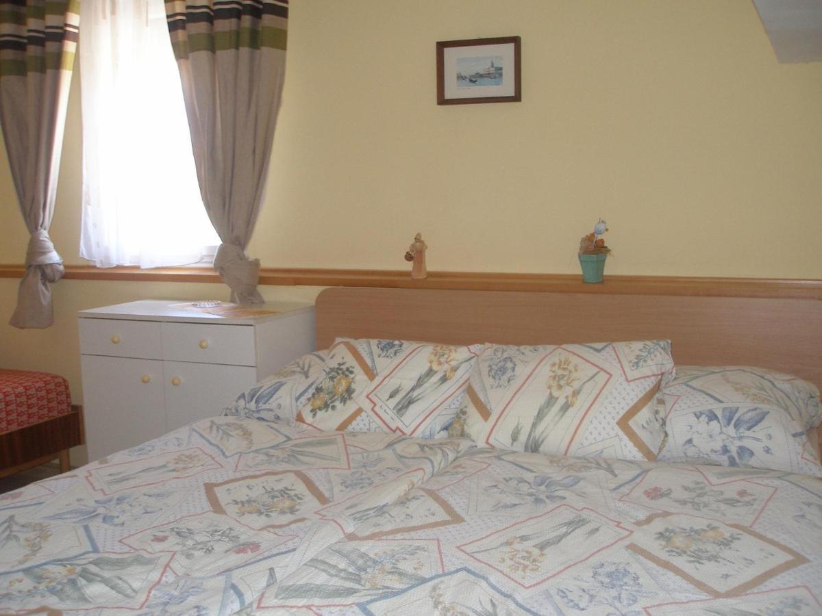 Holiday Home In Balatonkeresztur 19455 エクステリア 写真