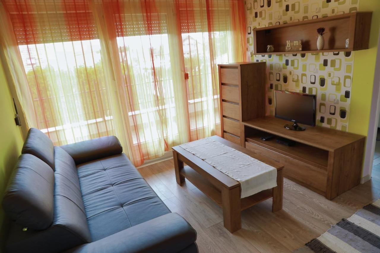 Holiday Home In Balatonkeresztur 19455 エクステリア 写真