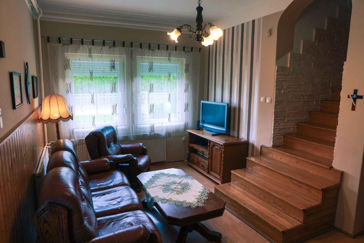 Holiday Home In Balatonkeresztur 19455 エクステリア 写真