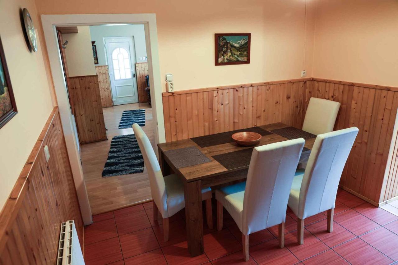 Holiday Home In Balatonkeresztur 19455 エクステリア 写真